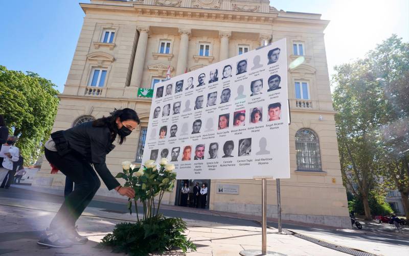 Homenaje en Vitoria a las 39 víctimas de Henri Parot. EFE/ Adrián Ruiz-hierro