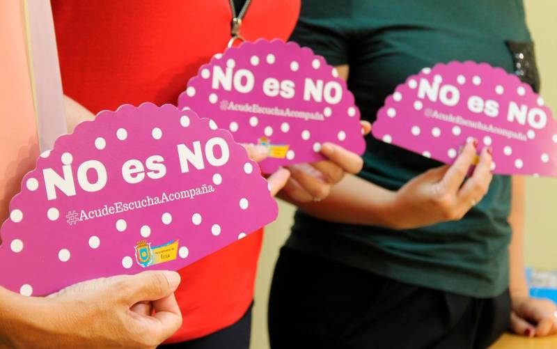 El Ayuntamiento lleva la campaña contra agresiones sexistas a la Feria de Écija