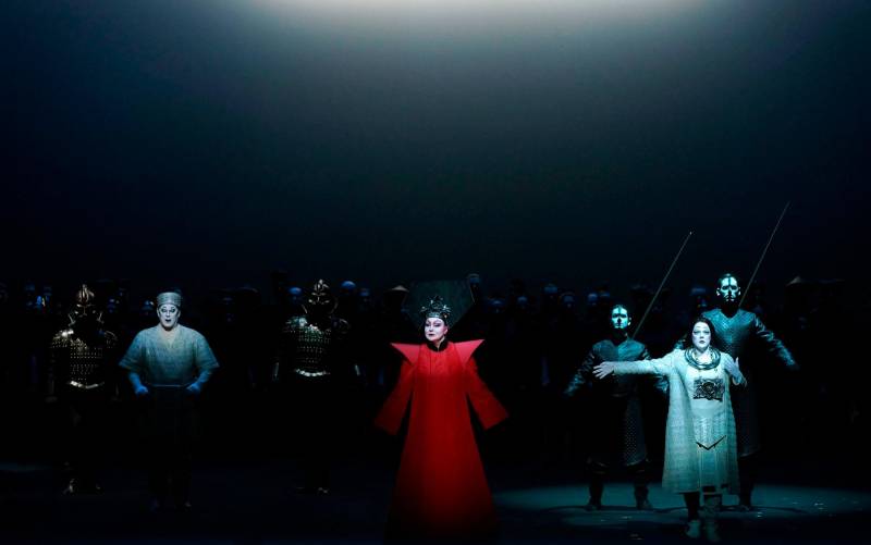 La propuesta de Robert Wilson, director de escena de esta producción de ‘Turandot’, es valiente aunque arriesgada. No gustaría a todo tipo de espectador. / Fotografía de Javier del Real