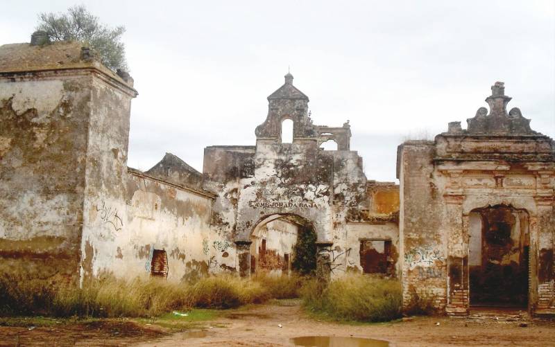 La hacienda Mejorada Baja está en estado ruinoso desde hace 30 años. / A.R.