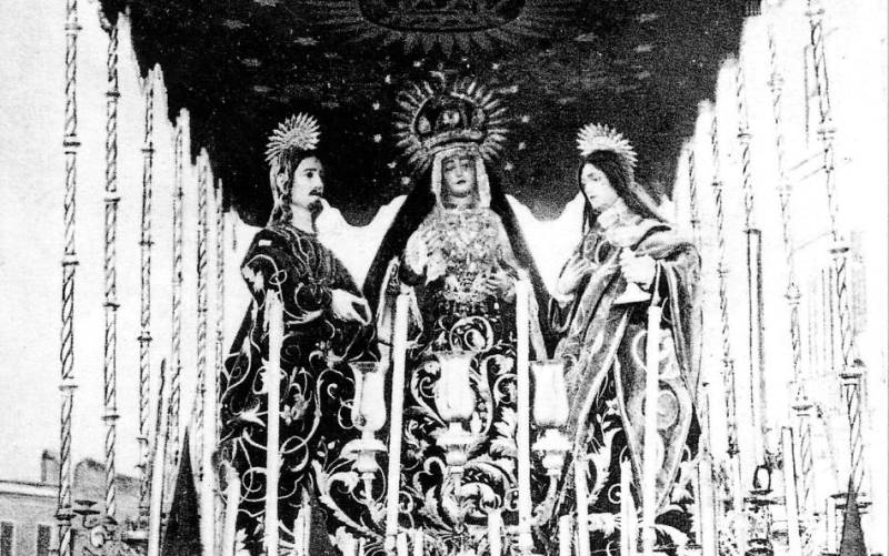 1889: El año que la Esperanza de Triana se estrenó en la Madrugá 