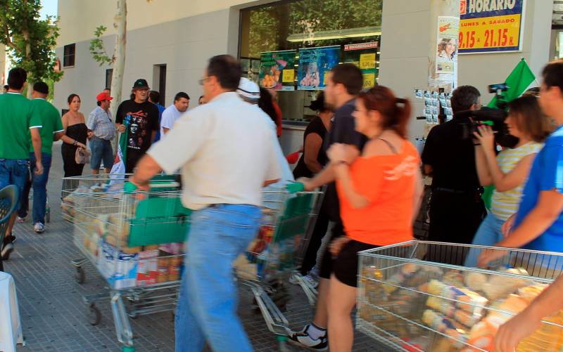 Piden cárcel al alcalde de Pedrera por asaltar un supermercado de Écija en 2012