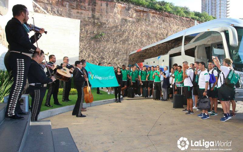El Betis llega a México para sus amistosos con el Querétaro y el Puebla
