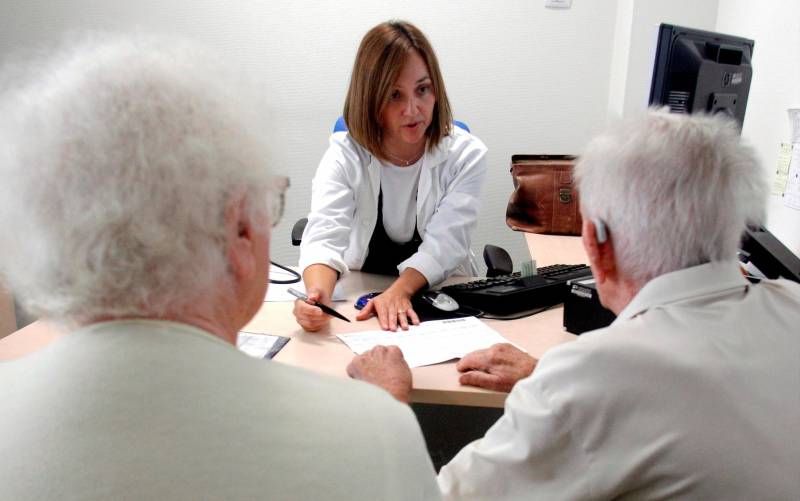 España necesita 10.000 médicos de familia más para reemplazar a jubilados