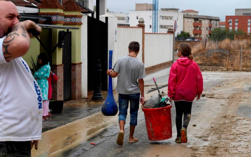 Sánchez y Moreno coincidirán en Níjar para conocer el impacto del temporal