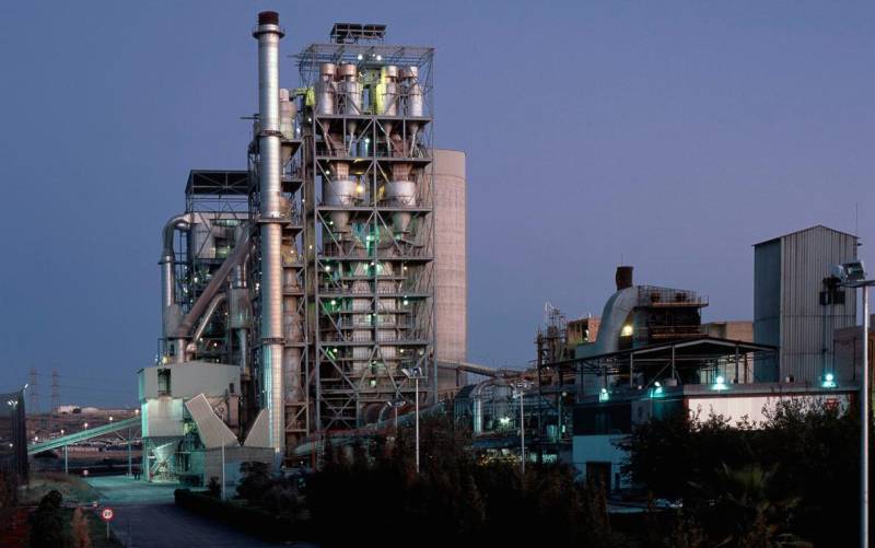 La fábrica de cemento aporta 26 millones al entorno de Alcalá