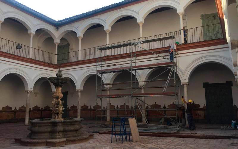 Restauracion del patio del Palacio de Peñaflor.