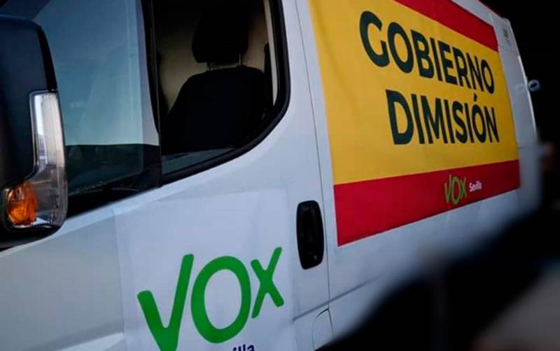 Más de 10.000 vehículos se suman en Andalucía a las caravanas de Vox 
