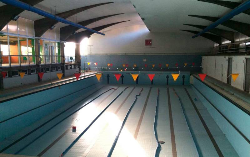 La piscina de Virgen de los Reyes cumple cinco años cerrada