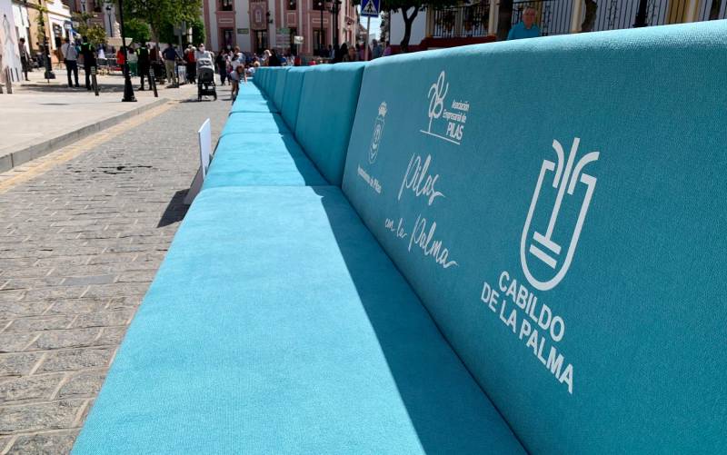 Un asiento de medio kilómetro lleno de solidaridad para La Palma