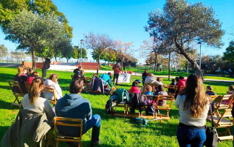 Actividad cultural celebrada el pasado mes de enero en un parque de la localidad y con todas las garantías de seguridad sanitaria. (Foto: Ayuntamiento de Bormujos).