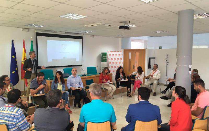 Más de 65 empresarios de Guillena y la provincia participan en el Encuentro de Negocios Provincial