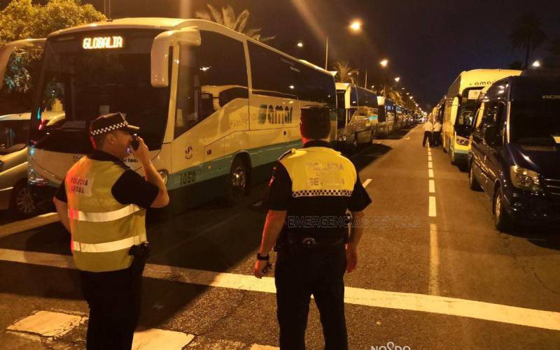 El autobús con la Copa del Rey, implicado en un accidente con un herido en Los Palacios