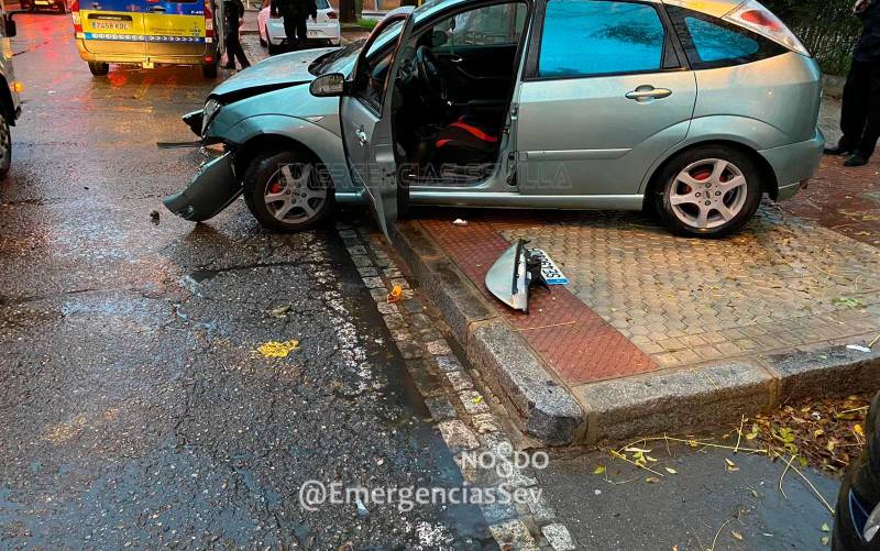 Un conductor ebrio provoca un accidente con cuatro vehículos