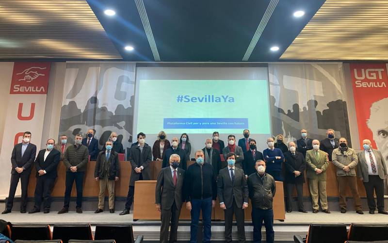 Reunión de la plataforma #SevillaYA.