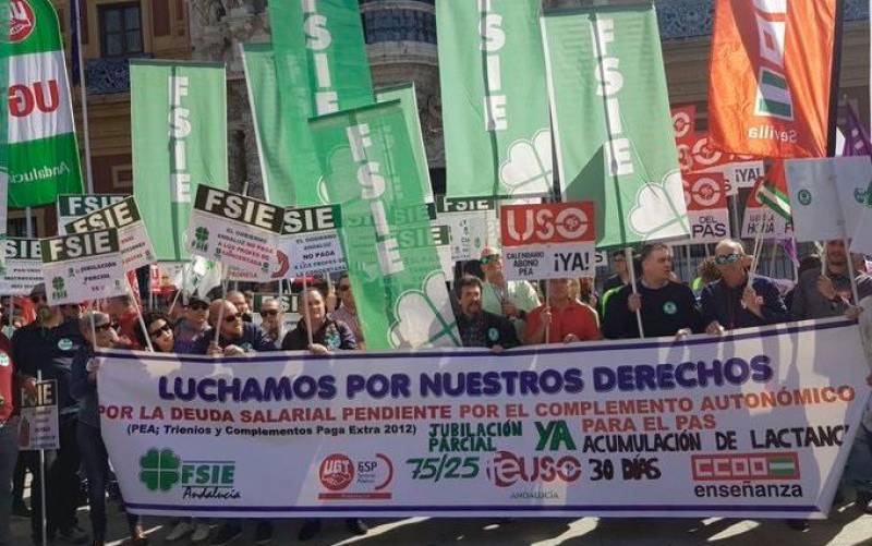 Los trabajadores de la concertada protestan en Sevilla