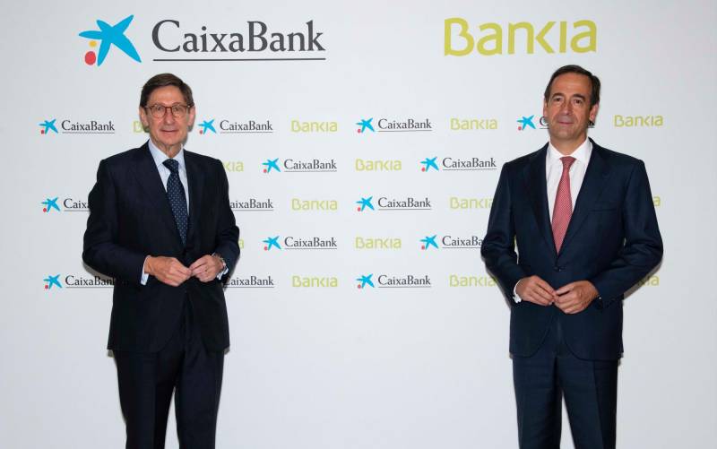 Caixabank y Bankia. / E.P