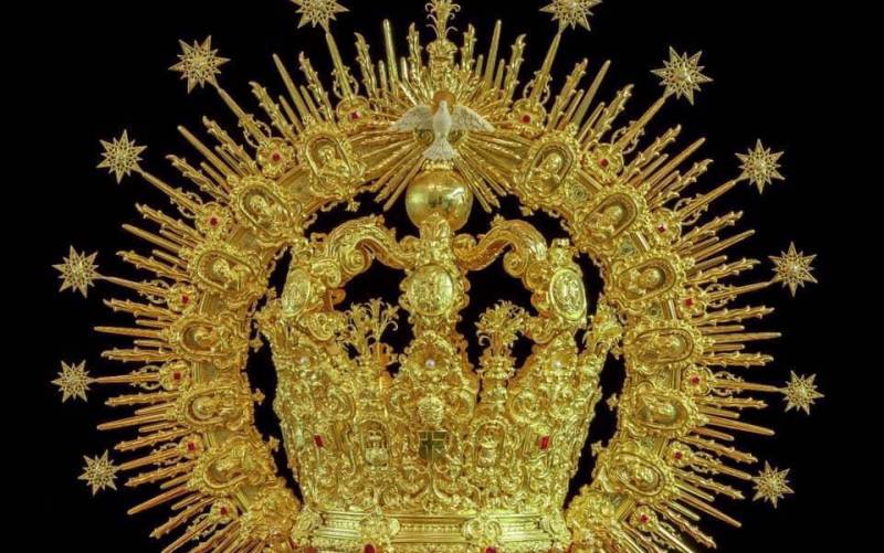 Corona de amor para la Virgen del Rocío