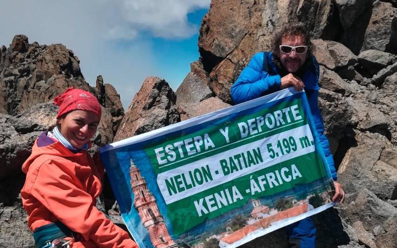 El estepeño José León conquista tres importantes picos 