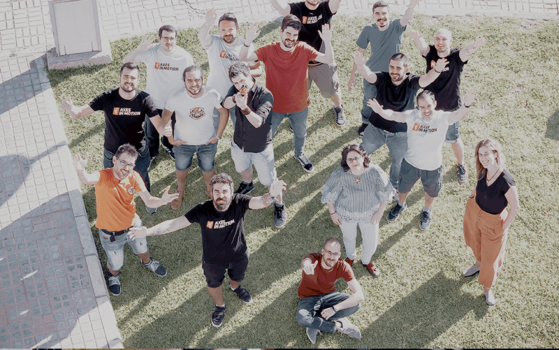 El equipo central de la empresa sevillana de videojuegos Axes in Motion, que busca contratar a unas 10 personas más para consolidar su crecimiento en el sector a nivel mundial.