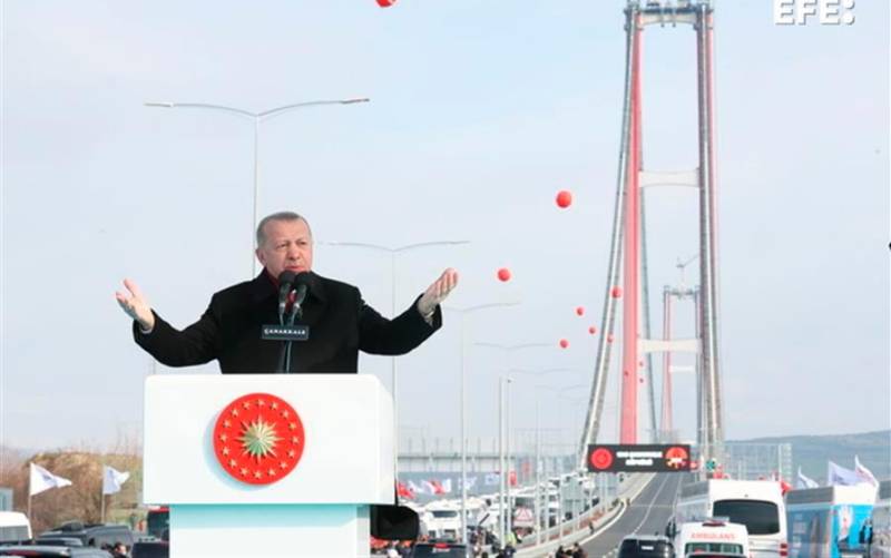 Inauguran el mayor puente colgante del mundo entre Asia y Europa 