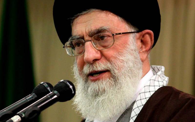 El líder supremo de Irán amnistía a parte de los condenados en las protestas