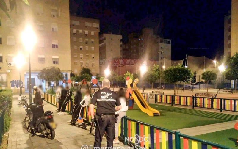 Más de 220 denuncias por botellón en Sevilla durante la madrugada