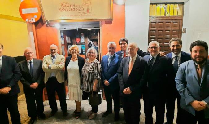 Los pregoneros de las Glorias de Sevilla homenajean a Rosa García Perea 