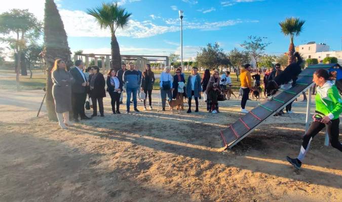 Los Palacios inaugura el mayor parque canino de toda Andalucía