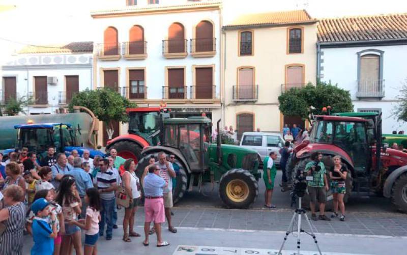 Imagen de la concentración celebrada en La Roda de Andalucía. / Fermín Cabanillas.