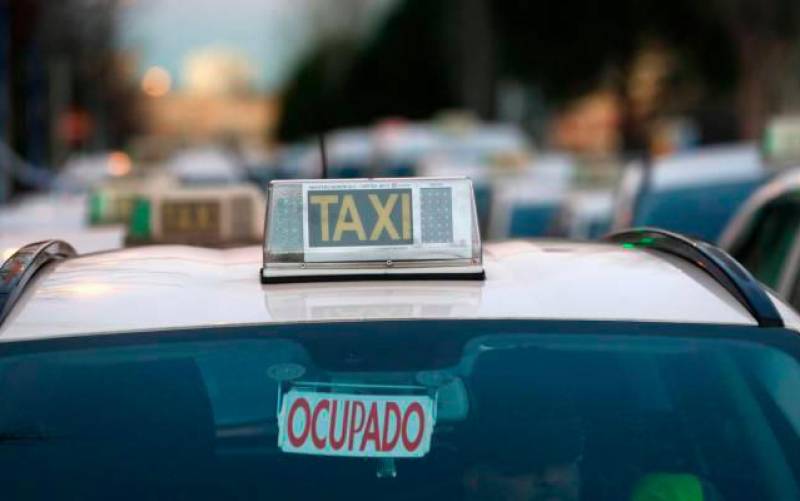 El Ayuntamiento permite a todos los taxis trabajar para atender la demanda de la Final de la Copa del Rey