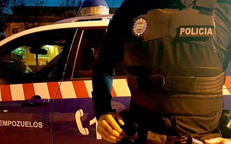 Un agente de la Policía Local de Ciempozuelos (Madrid). / El Correo