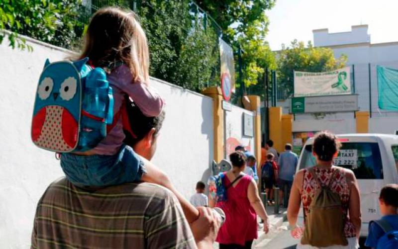 Un colegio de Alcalá acuerda que los niños no entren a clase por falta de «seguridad»