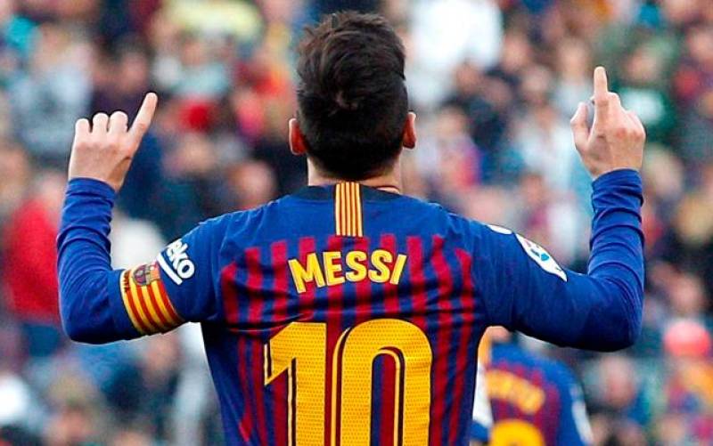 El delantero argentino del FC Barcelona Lionel Messi celebra tras marcar el segundo gol ante el RCD. EFE/Quique García