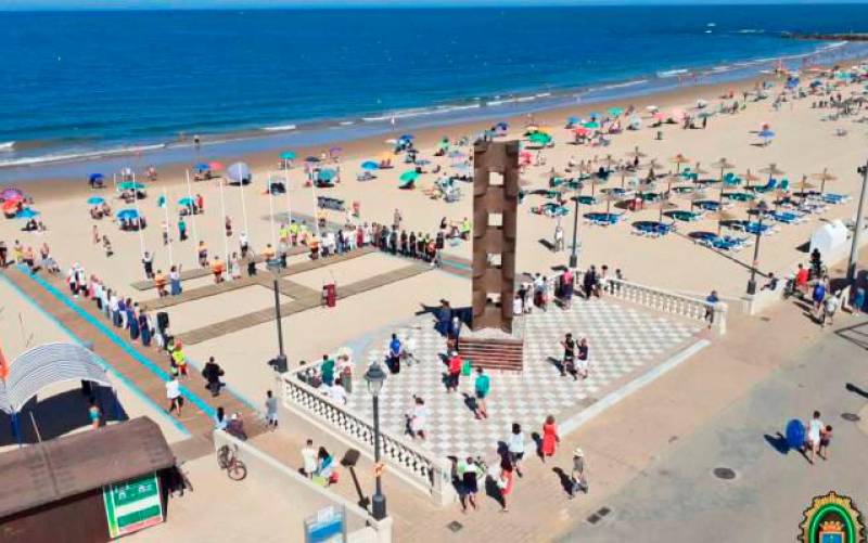 Cierran playas de Cádiz por llegar al aforo máximo