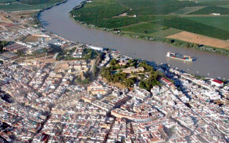Movilizaciones vecinales de la barriada San José de Coria del Río, paran las obras
