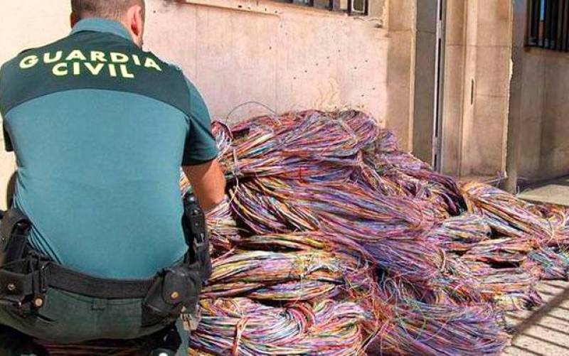 Imagen de archivo de cable de cobre sustraído e intervenido por la Guardia Civil. / El Correo