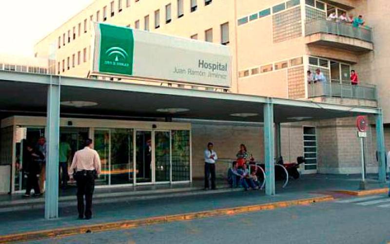 Fachada del Hospital Juan Ramón Jiménez. / El Correo