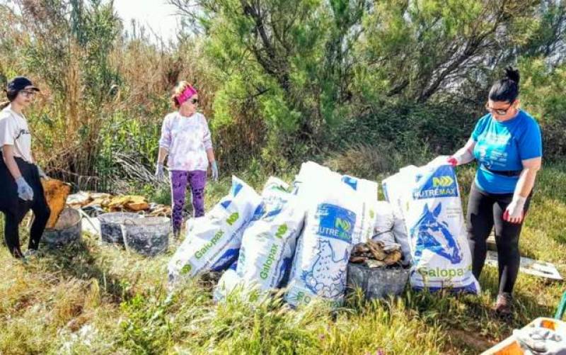 Voluntarios de toda la provincia recogerán este sábado más de 7.000 kilos de basura junto al Guadalquivir