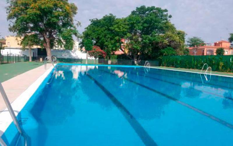 Fallece un nadador de 19 años tras ser rescatado de una piscina