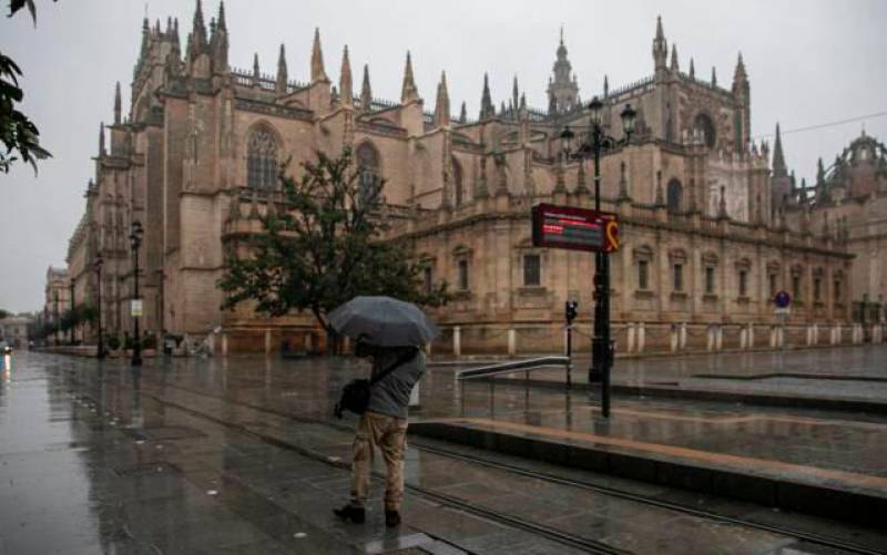 Se va el frío y vuelve la lluvia a Sevilla