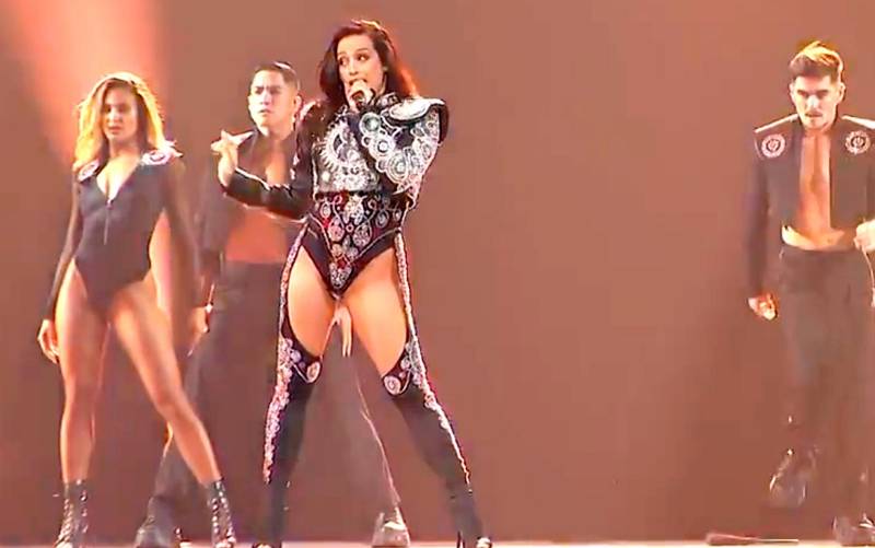 Chanel y su traje de luces pasan la primera prueba de fuego en Eurovisión.