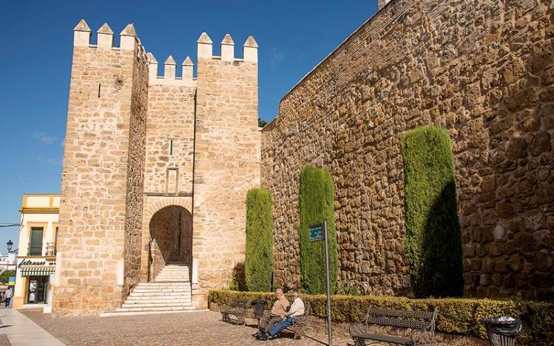 Marchena vuelve a tener turistas admirando su casco histórico