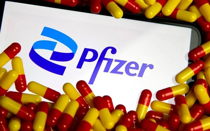La píldora de Pfizer reduce casi un 90 % el riesgo de muerte por covid-19.