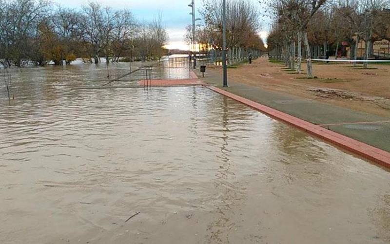 Comienza a desbordarse el río Ebro en Tudela
