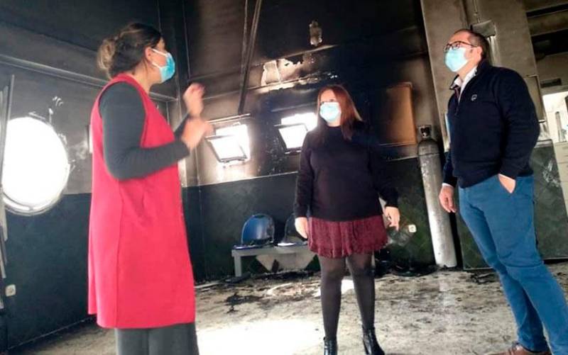 Sale ardiendo el consultorio de la pedanía de Maribáñez en Los Palacios