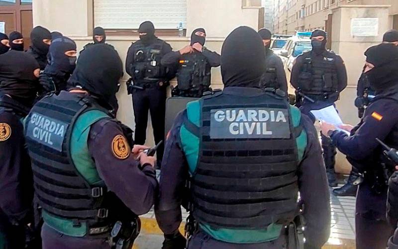 Preparación del dispositivo de la Guardia Civil para capturar a las dos personas en Melilla./ Guardia Civil de Melilla