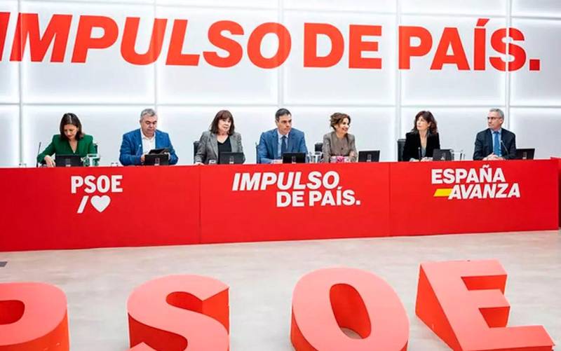 El presidente del Gobierno y secretario general del PSOE, Pedro Sánchez, preside la reunión de la ejecutiva federal del partido este lunes en Ferraz. / PSOE/EUGENIA MORANO
