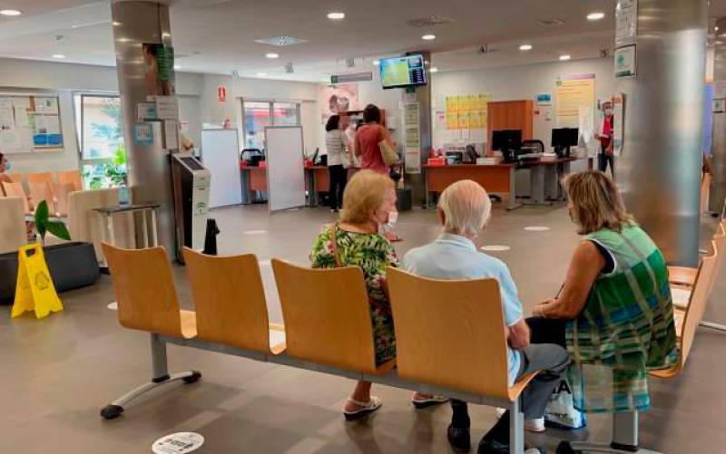 Sólo nueve de 35 centros de salud de Sevilla abrirán por la tarde en Navidad