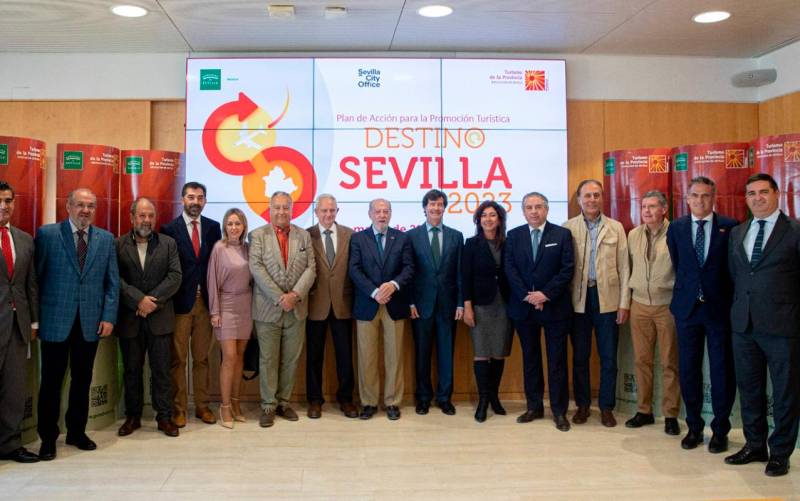 Una parte del tejido turístico empresarial (los de siempre), junto a Diputación, venden Sevilla en España y Europa